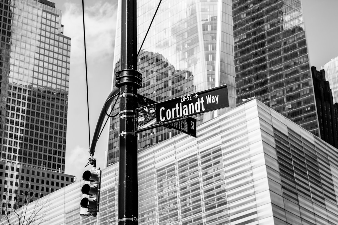 Binance vs Coinbase - investors prioritize