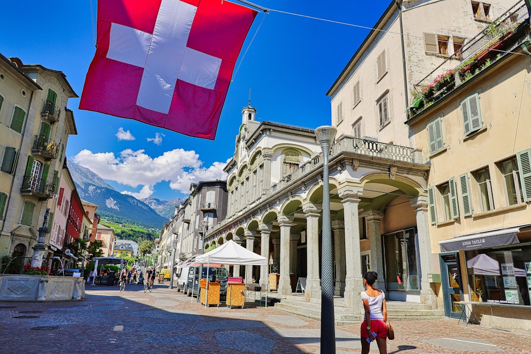 snb switzerland - SNB Switzerland: Como a Regulação Suíça Está Transformando o Mercado Cripto em 2025