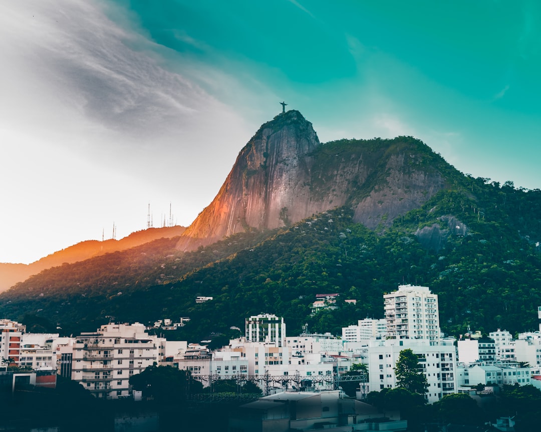 como funciona uma corretora de criptomoedas no Brasil: guia para iniciantes - binance security
