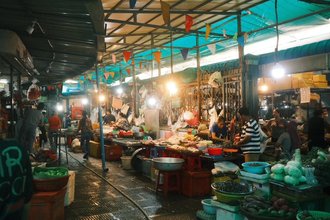 Marketplaces de NFT (OpenSea, Magic Eden) - just like