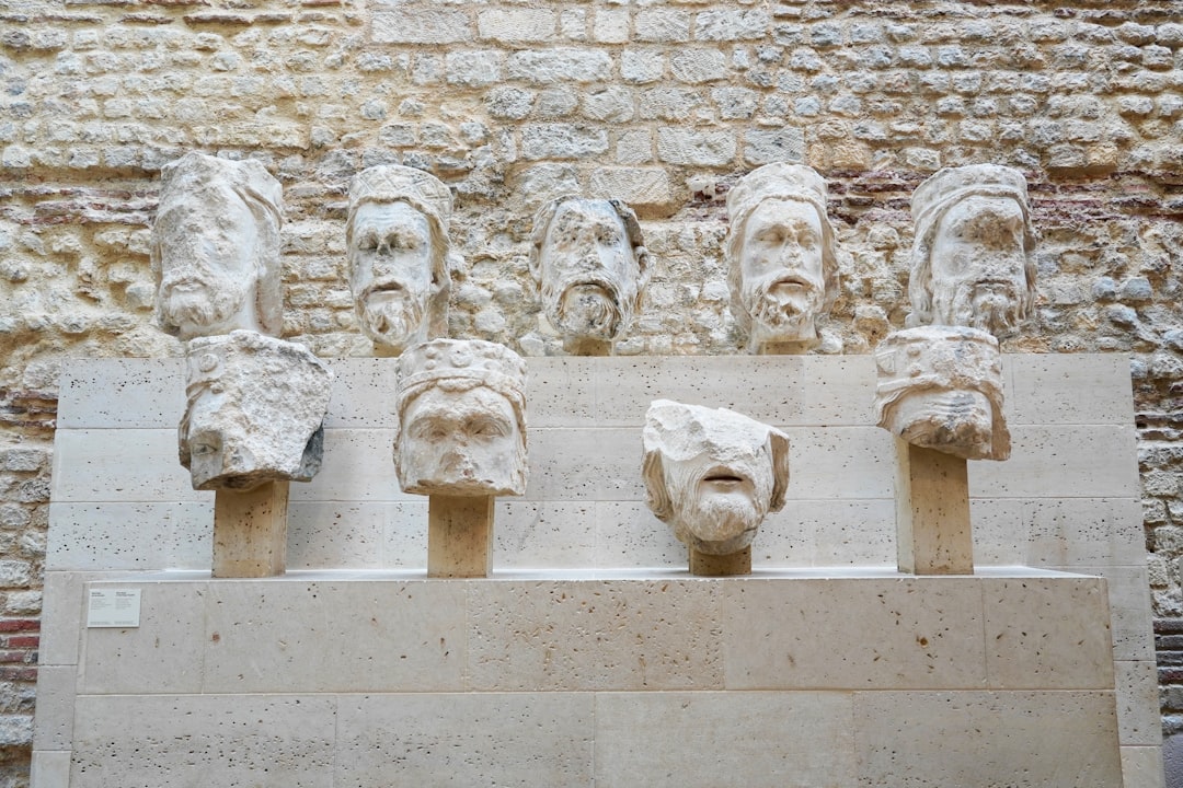 O que é o "problema dos generais bizantinos" - Entendendo o Problema dos Generais Bizantinos: Da Teoria à Aplicação em Blockchain