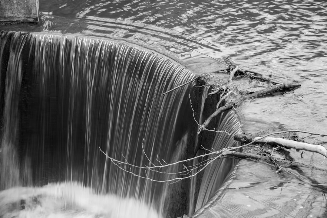 etf flows - contrarianism strategy