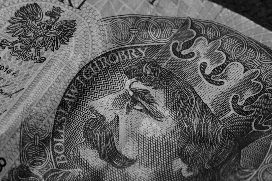Finanças tradicionais (TradFi) vs DeFi - regulation defi