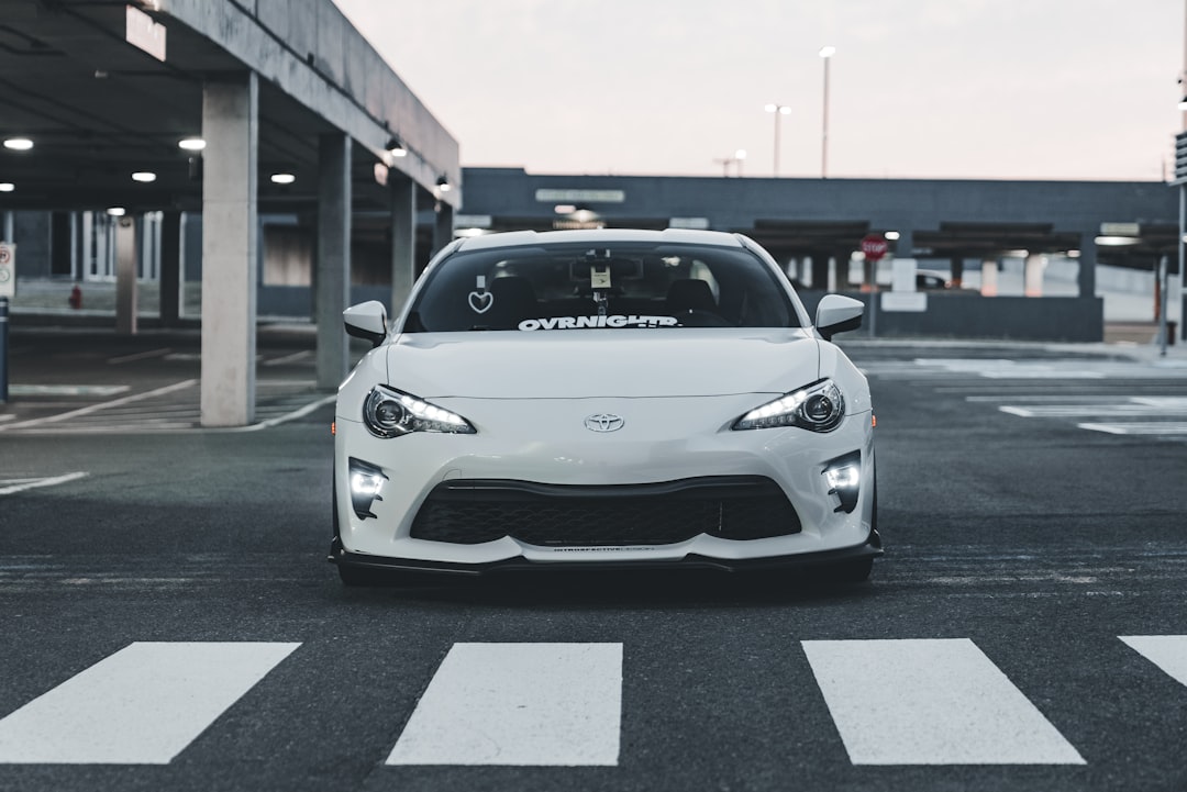 Tesla e Bitcoin - Tesla e Bitcoin: O Encontro entre Inovação Automotiva e Criptoeconomia em 2025