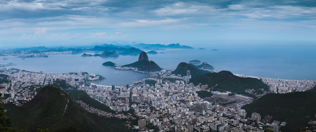 Investindo em imóveis através da blockchain - brazilian projects