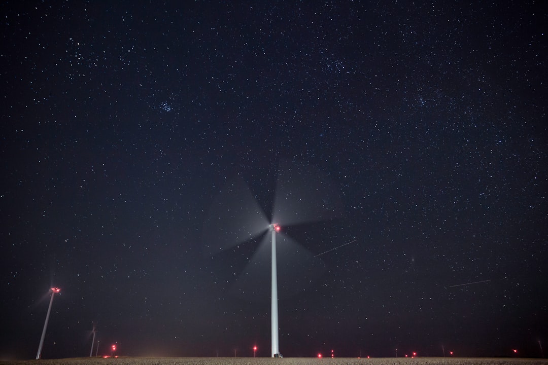 Rastreamento de energia renovável - Rastreamento de energia renovável: como a blockchain está revolucionando a transparência e a eficiência