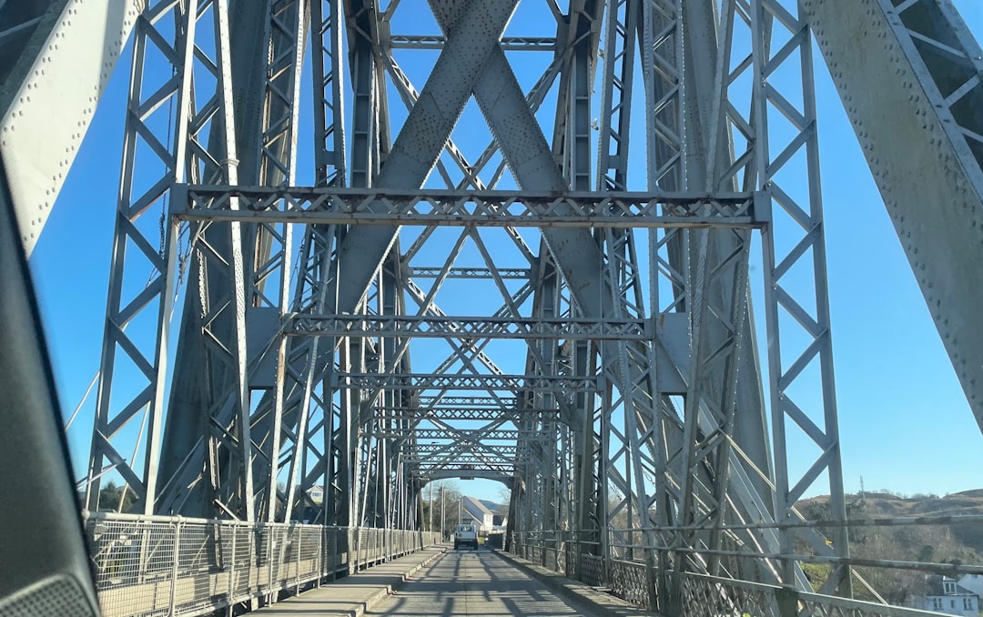 O que são as "pontes sem custódia" (non-custodial bridges) - O que são as “pontes sem custódia” (non-custodial bridges) – Guia Completo para 2025