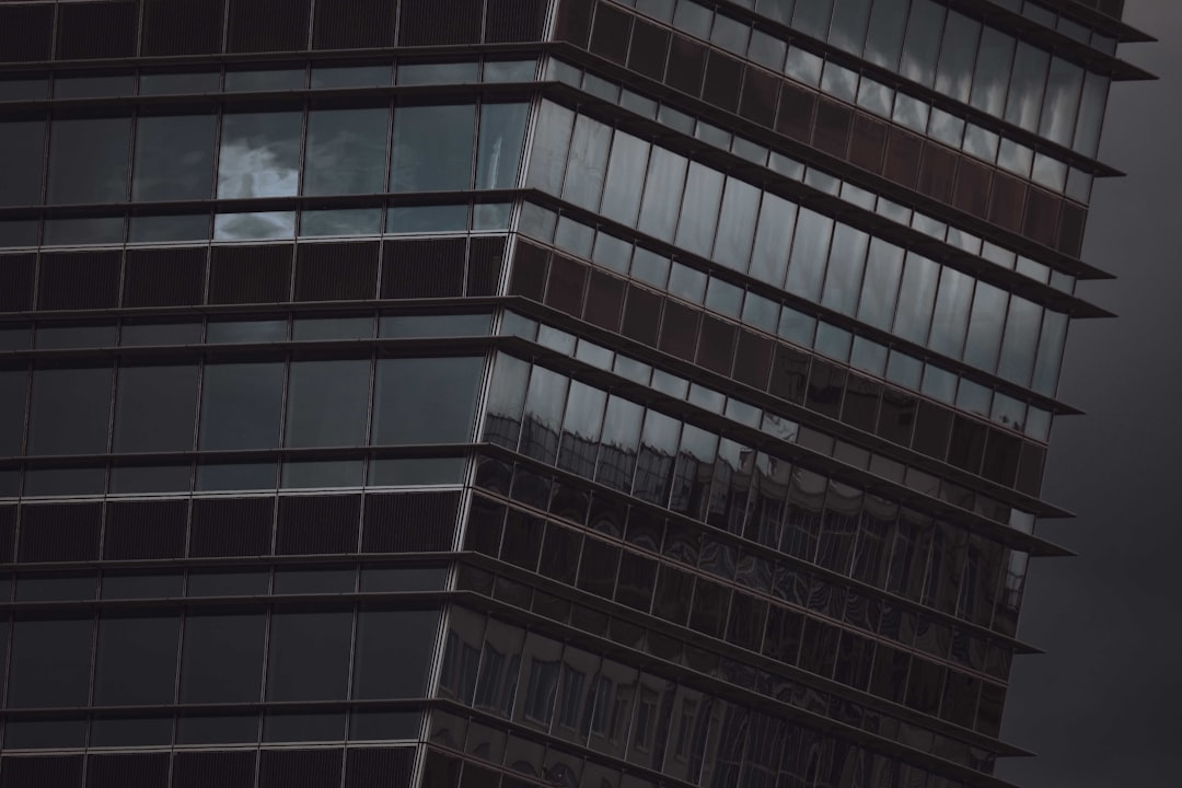 Plataformas que ajudam empresas a entrar no Metaverso - regulation deeper