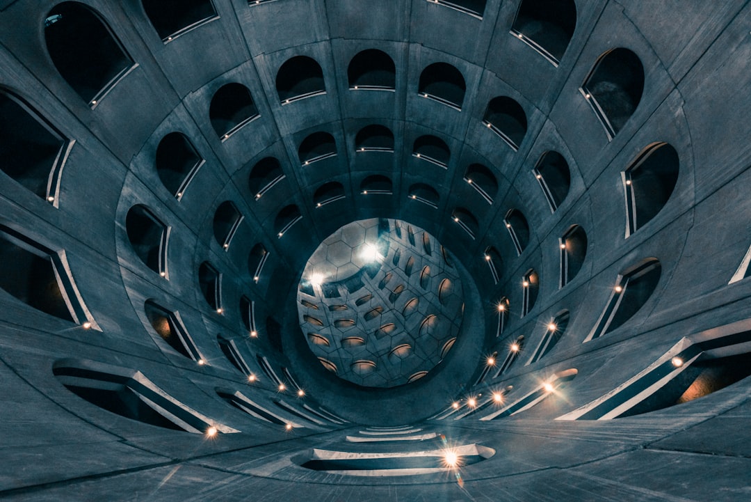 tunnels - Tunnels no Universo Cripto: Como Funcionam, Riscos e Estratégias de Segurança em 2025