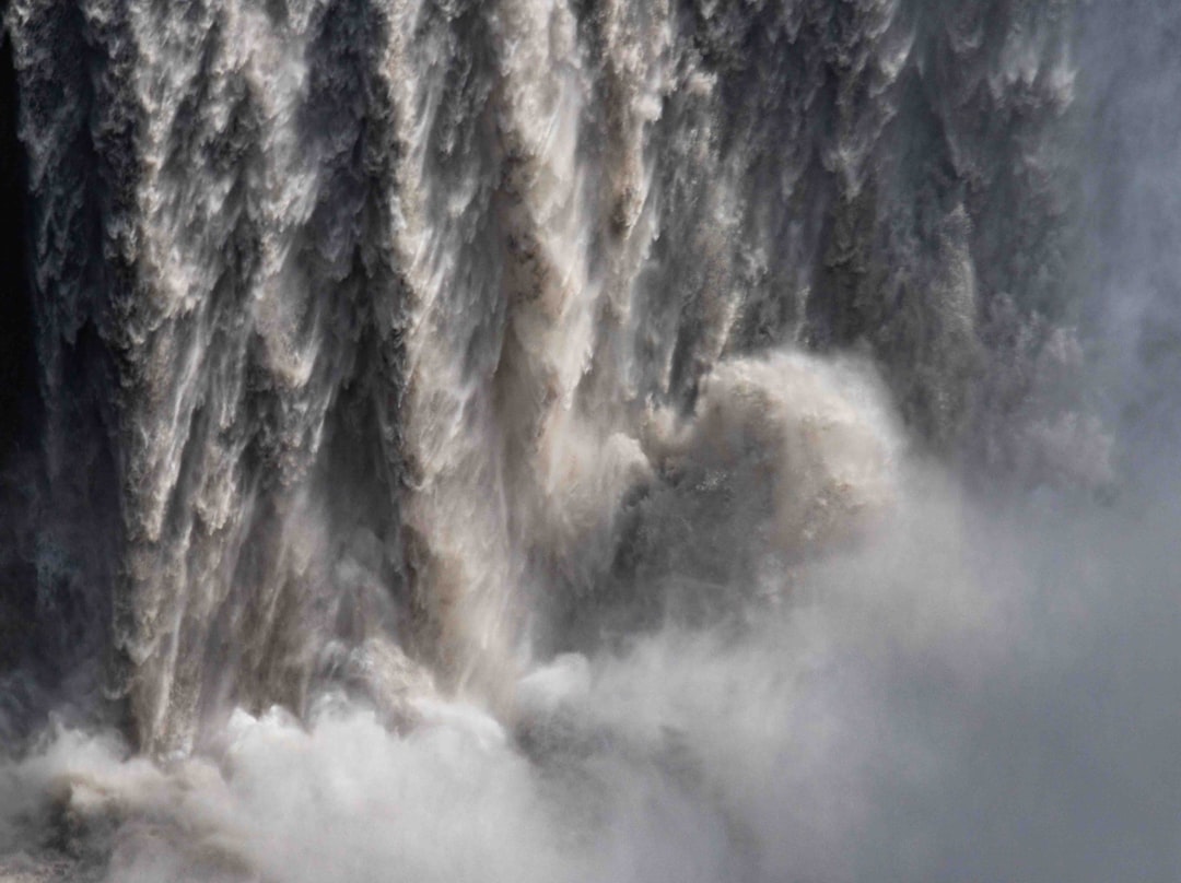 liquidity wars - bridge explosion