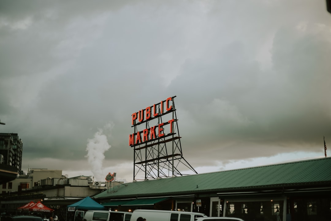 FOMO e FUD no mercado - FOMO e FUD no Mercado: Como Identificar, Evitar e Transformar Medo em Estratégia de Investimento