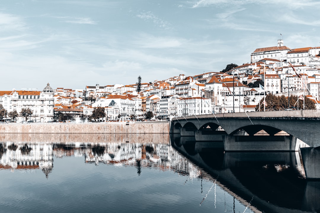 Corretoras de criptomoedas em Portugal - downside trading