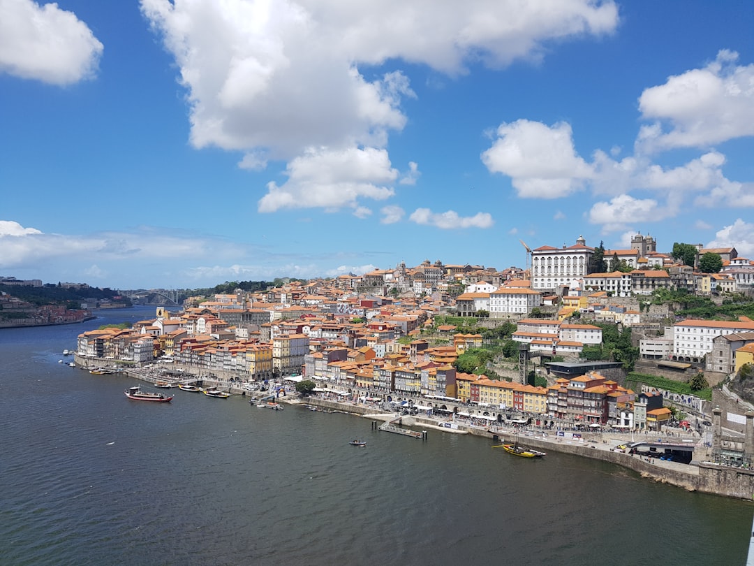 Binance review português - Binance Review Português 2025: Análise Completa, Segurança, Taxas e Estratégias
